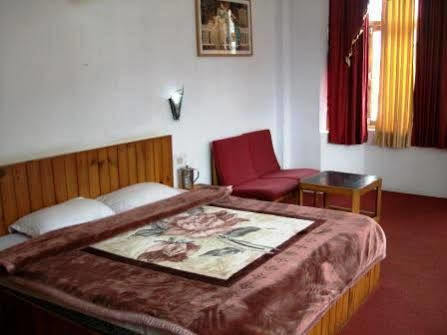 Devlok Hotel 2*