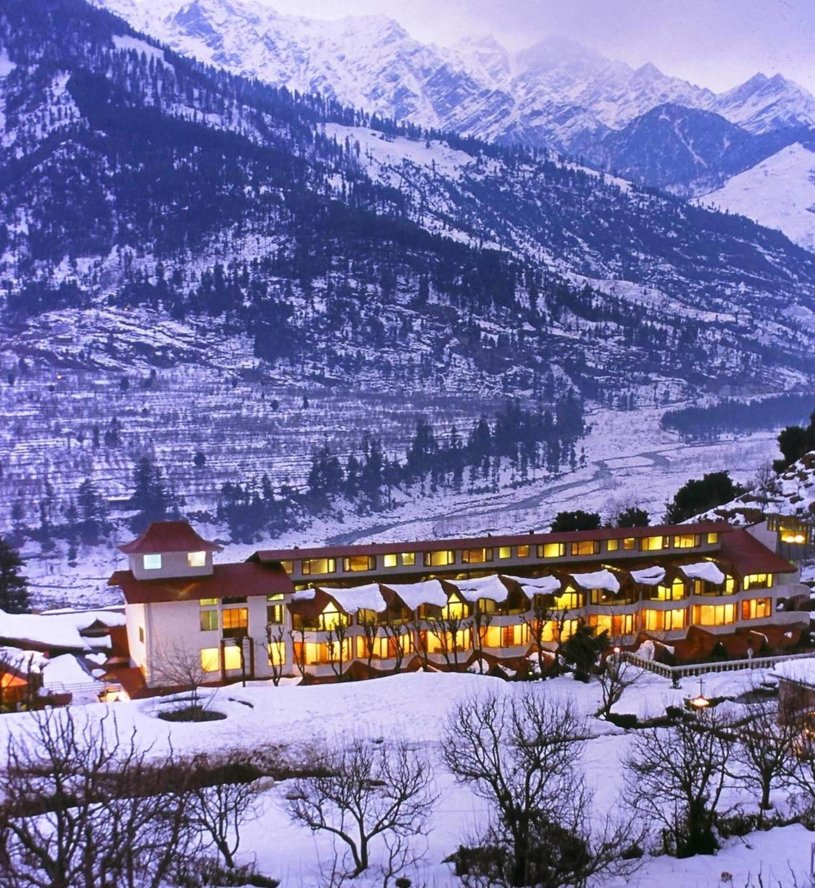Resort Manuallaya The &