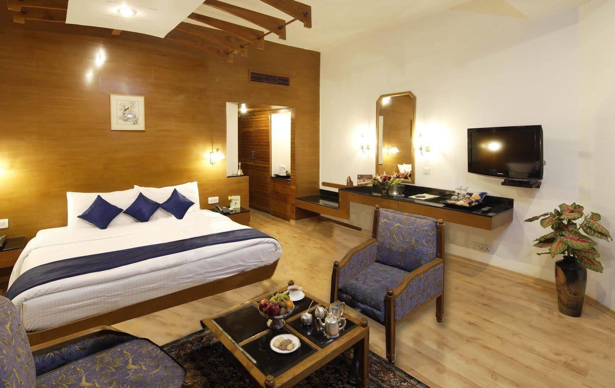 Manuallaya The & Resort