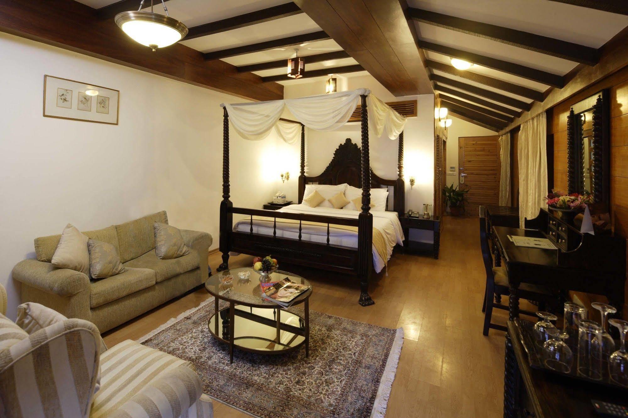 Manuallaya The & Manali (Himachal Pradesh)