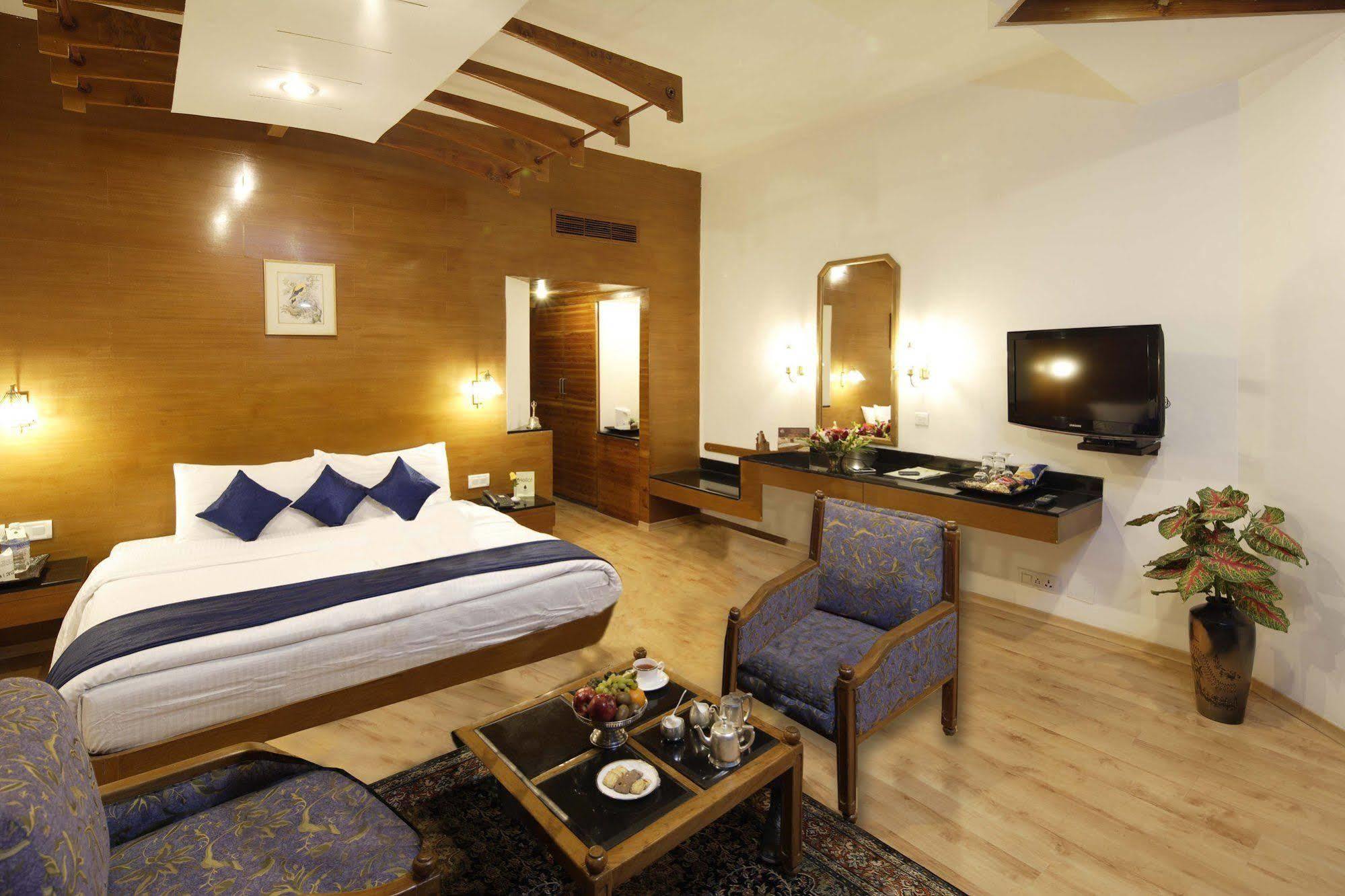 Manuallaya The & Resort