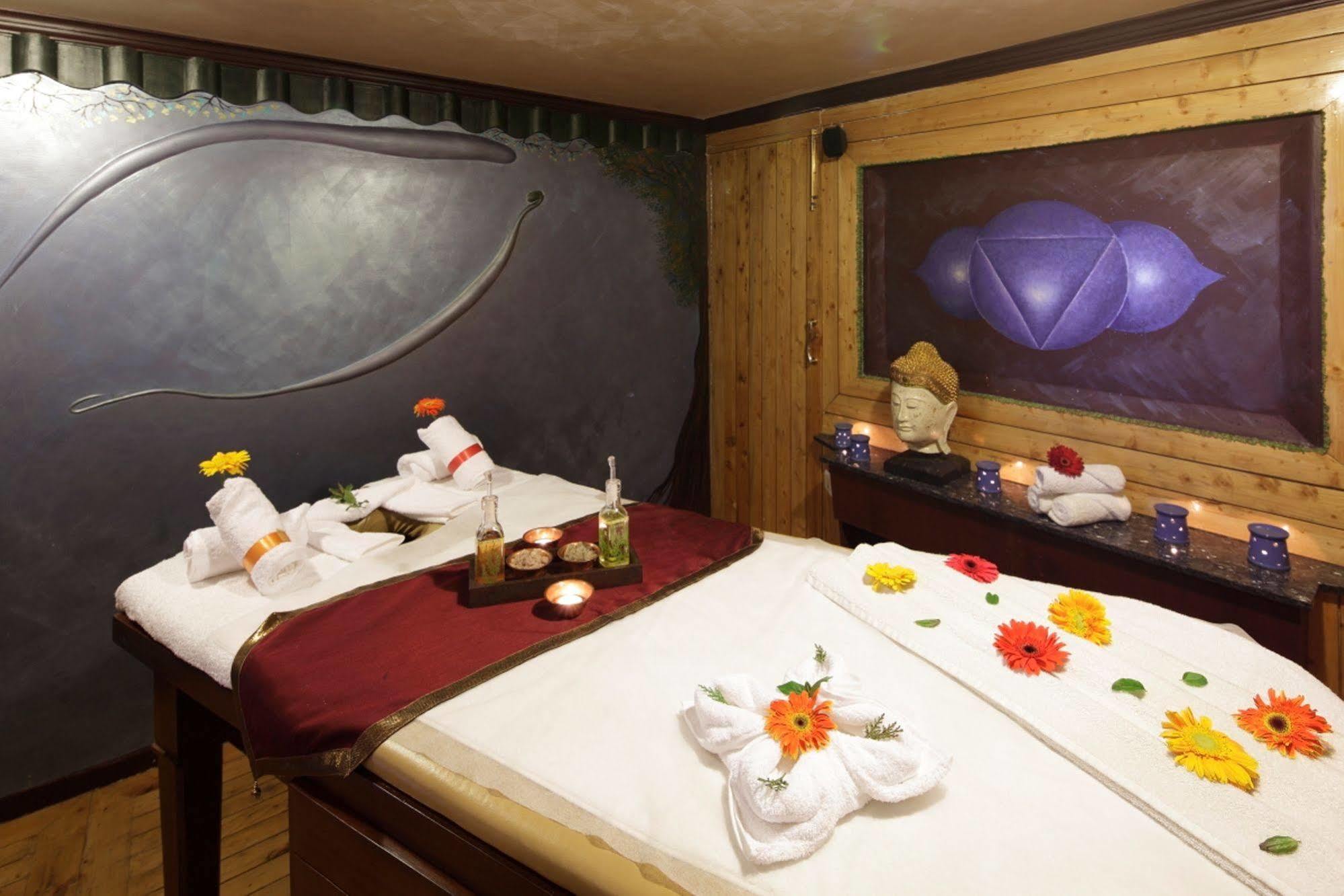 Resort Manuallaya The &