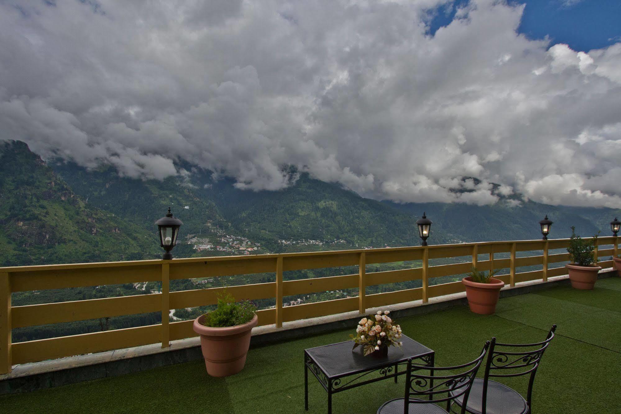 Resort Vivaan The Sunrise Manali (Himachal Pradesh)