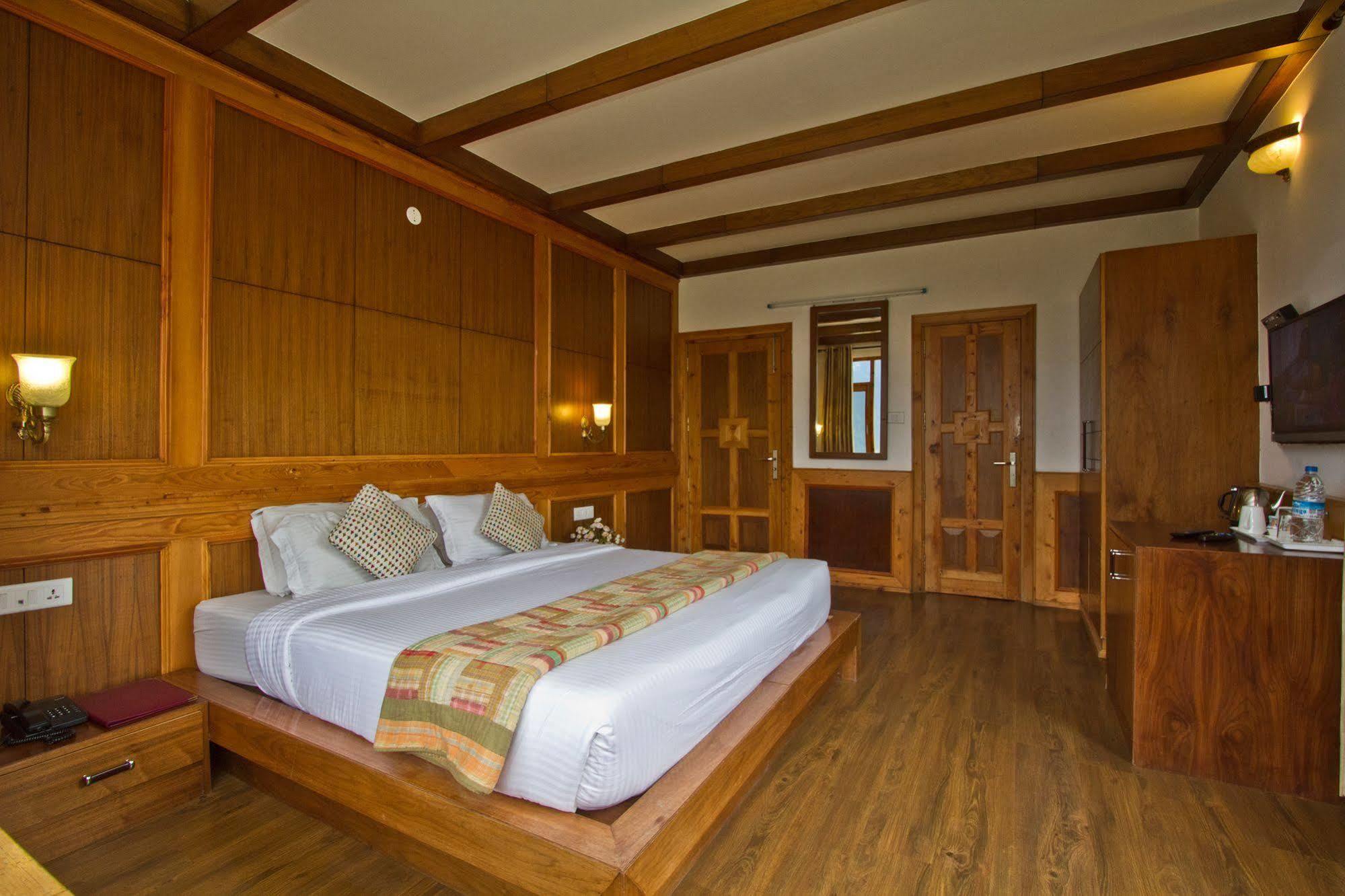 Vivaan The Sunrise Resort Manali (Himachal Pradesh)