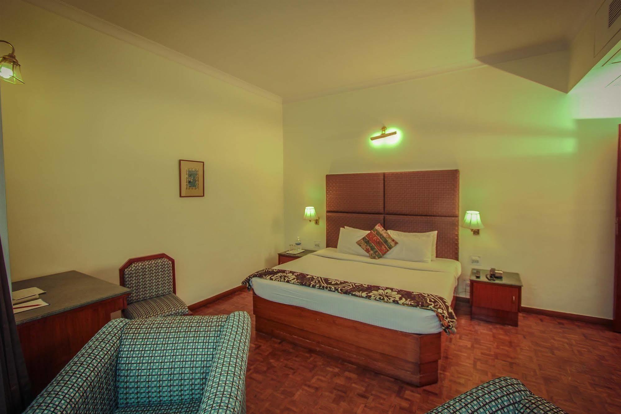 Golden Tulip Hotel Manali (Himachal Pradesh)