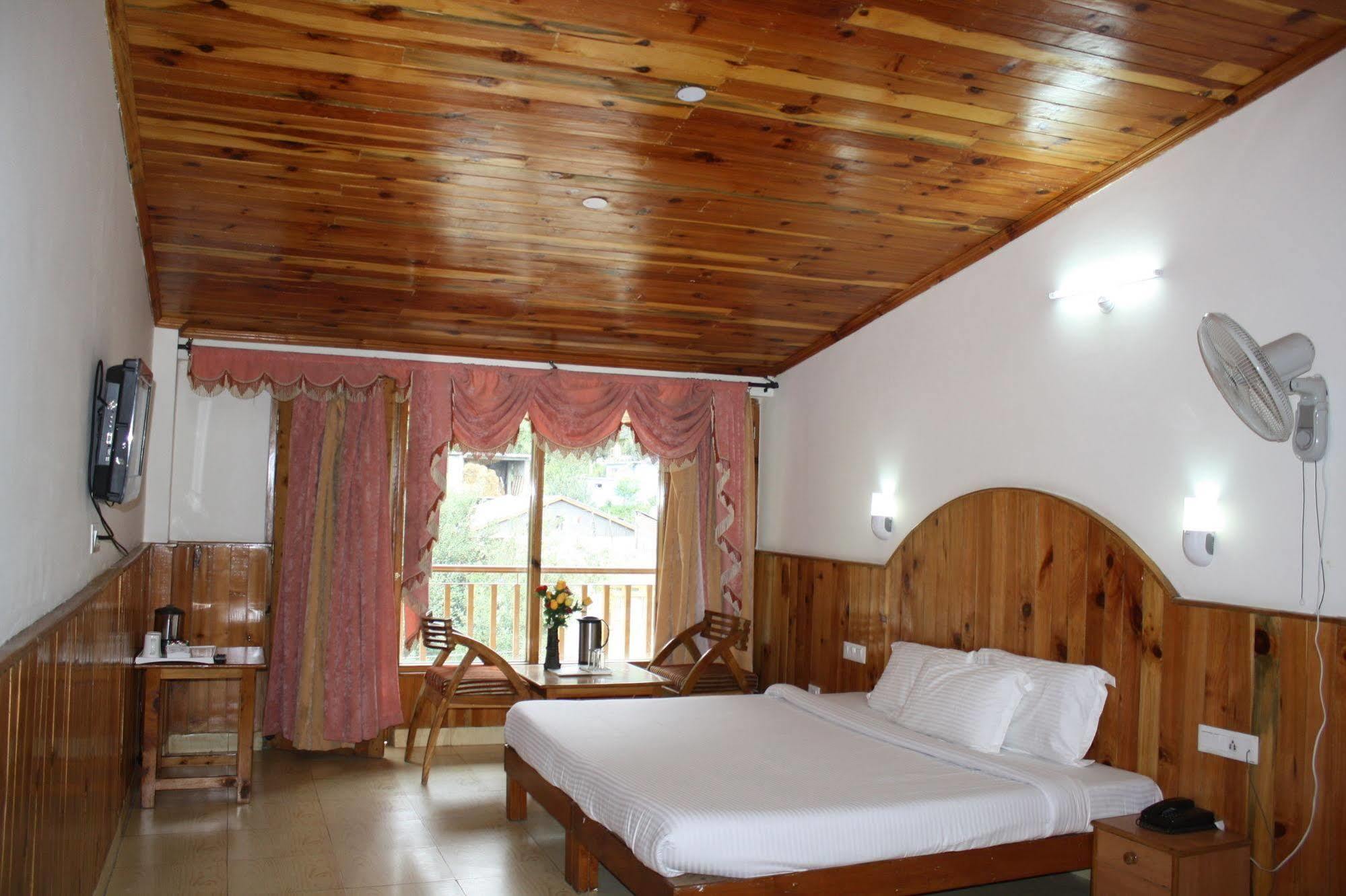 Sarthak Resorts-reside In Nature With View, 9 Kms From Mall Road Resort 3*