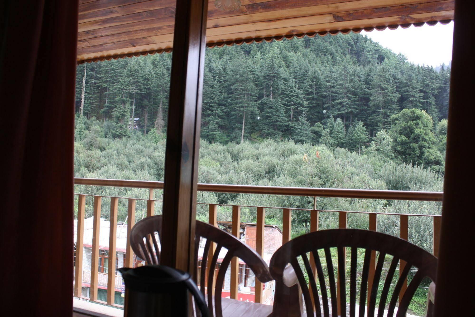 Sarthak Resorts-reside In Nature With View, 9 Kms From Mall Road Resort