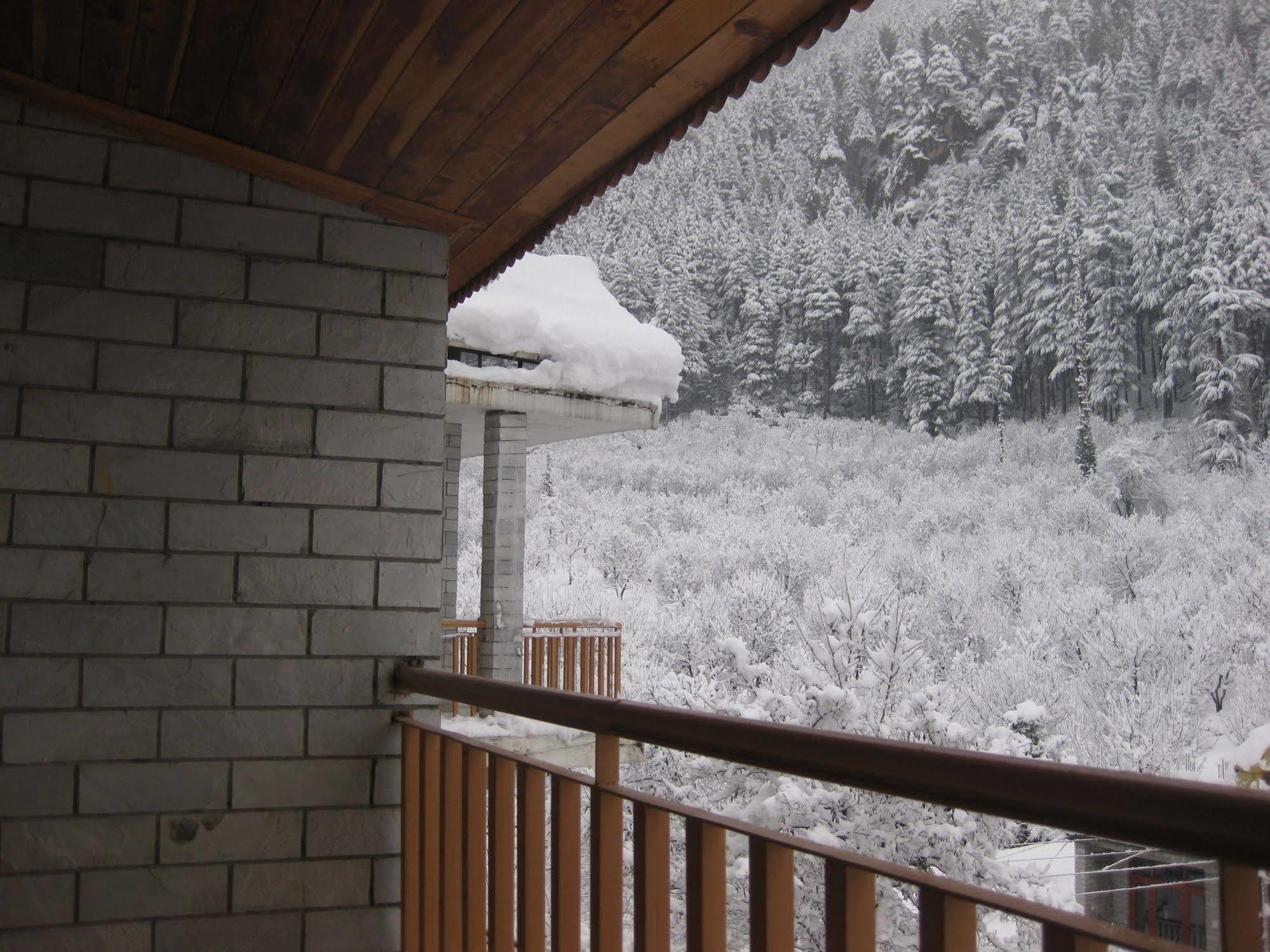 Sarthak Resorts-reside In Nature With View, 9 Kms From Mall Road 3* Manali (Himachal Pradesh)