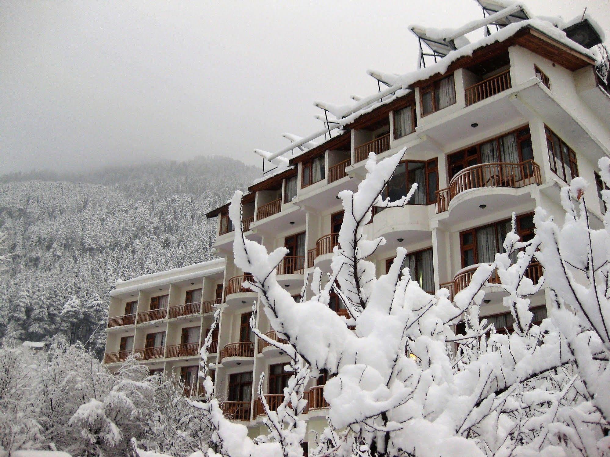 Sarthak Resorts-reside In Nature With View, 9 Kms From Mall Road Manali (Himachal Pradesh)