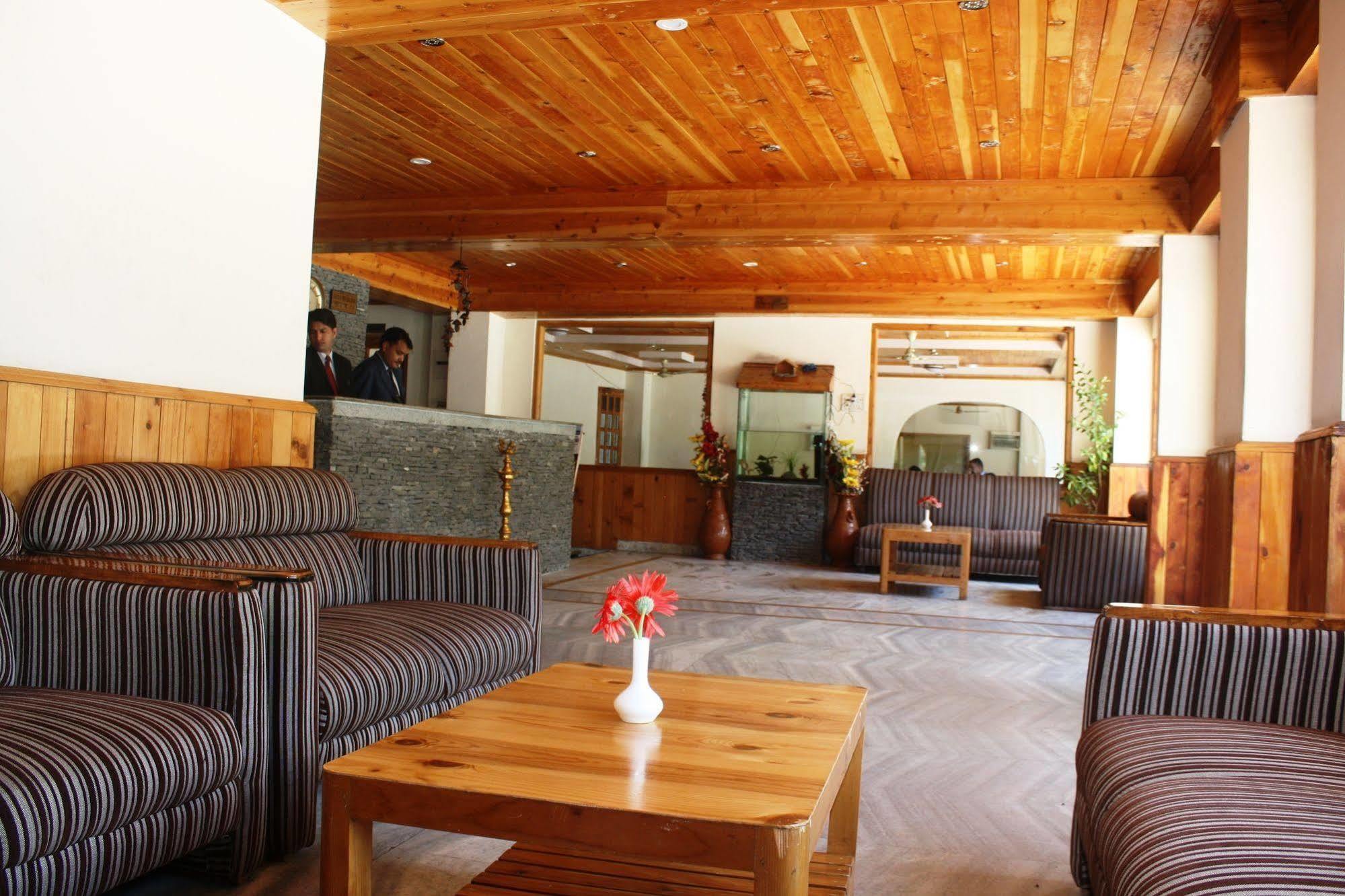 Sarthak Resorts-reside In Nature With View, 9 Kms From Mall Road Resort