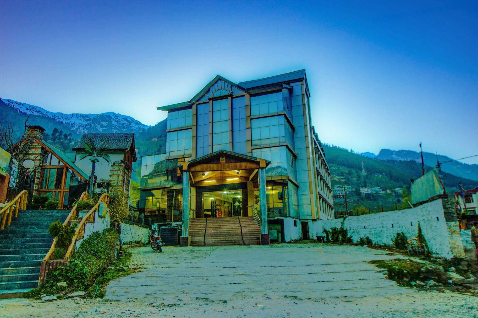 Kalinga Grand 3*