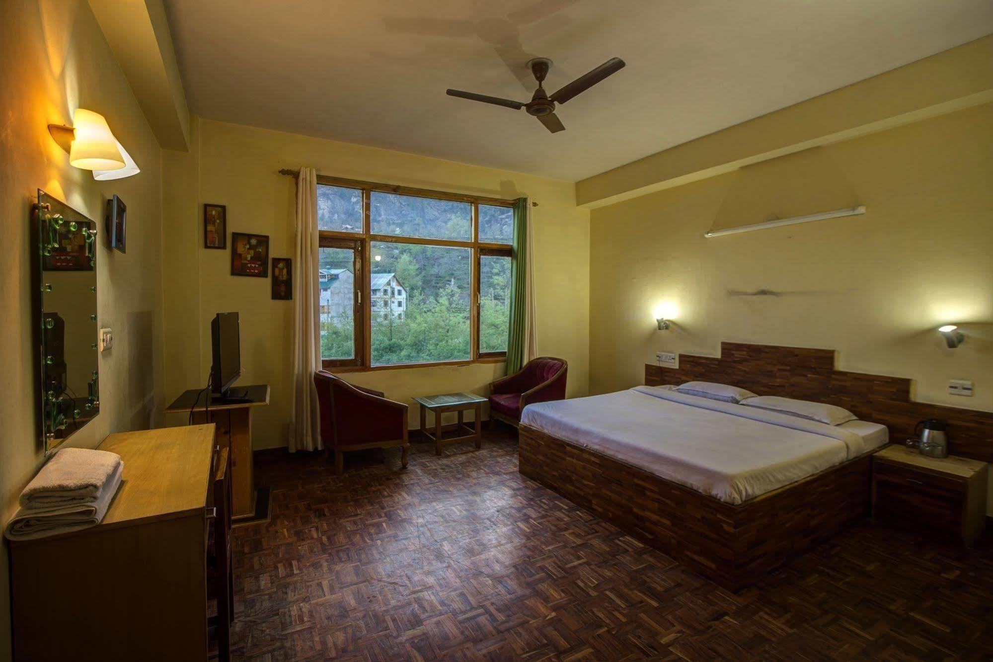 Kalinga Grand Hotel Manali (Himachal Pradesh)