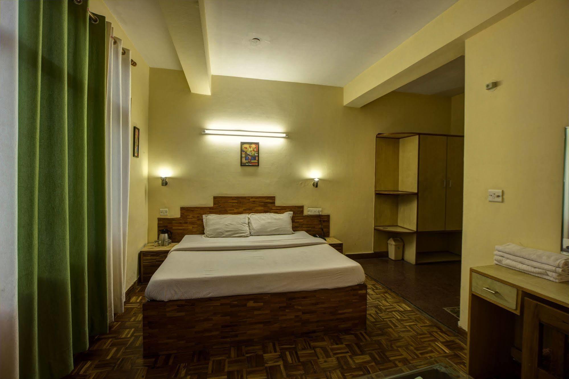 Hotel Kalinga Grand