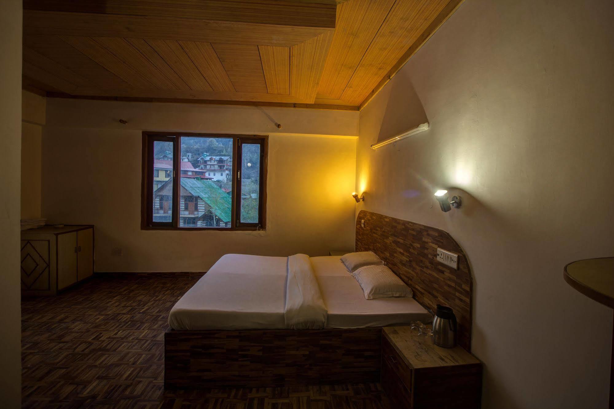 Hotel Kalinga Grand 3*