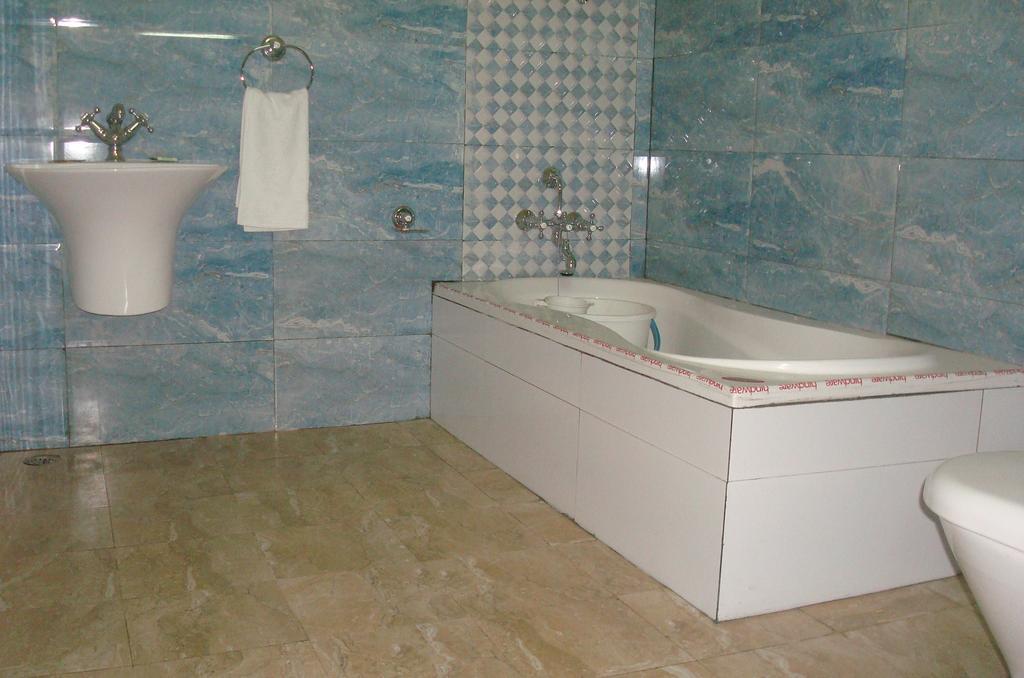 Mahal 3*