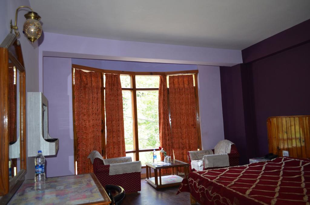Mahal Hotel