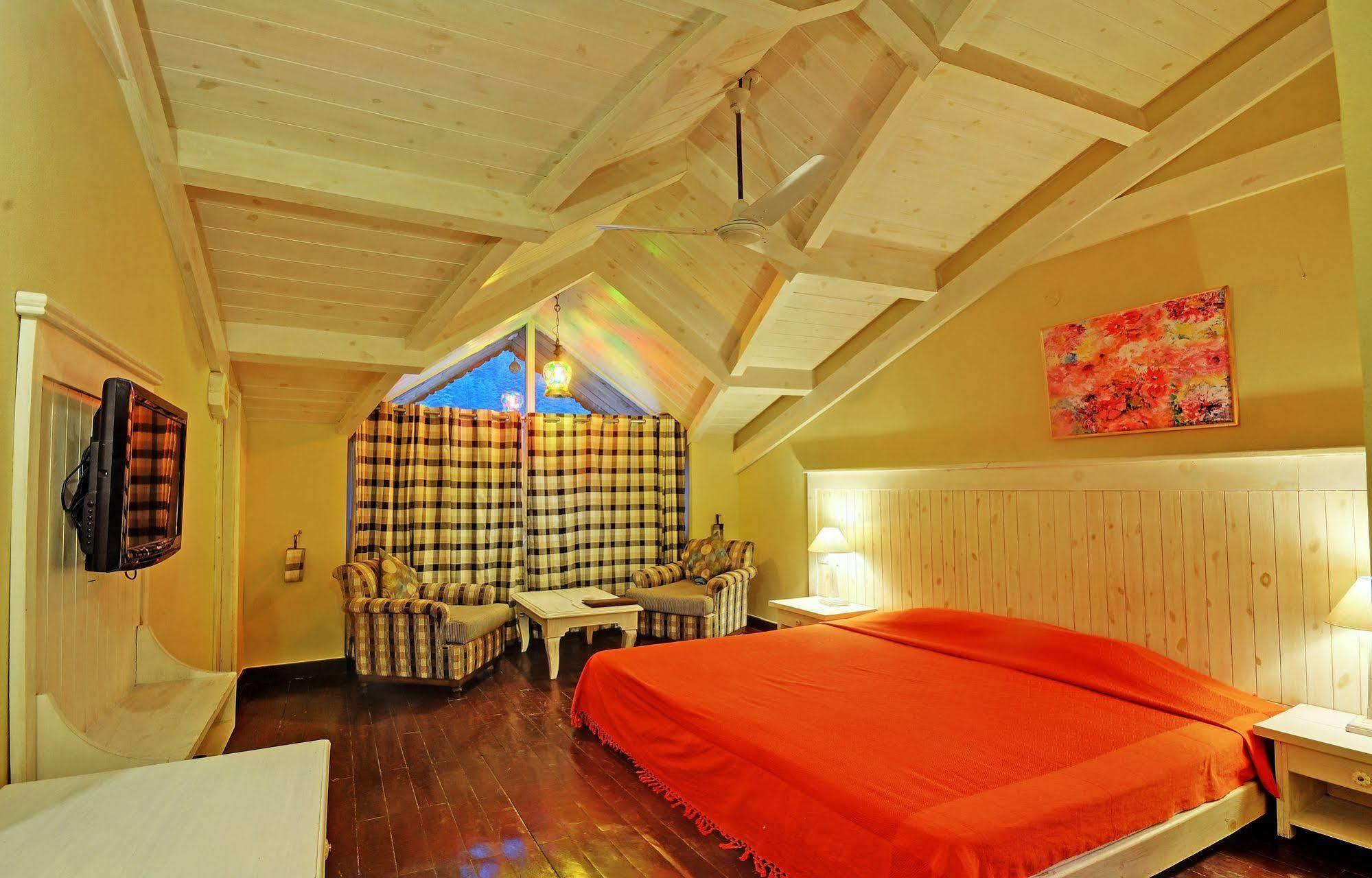 Johnson & Hotel Manali (Himachal Pradesh)
