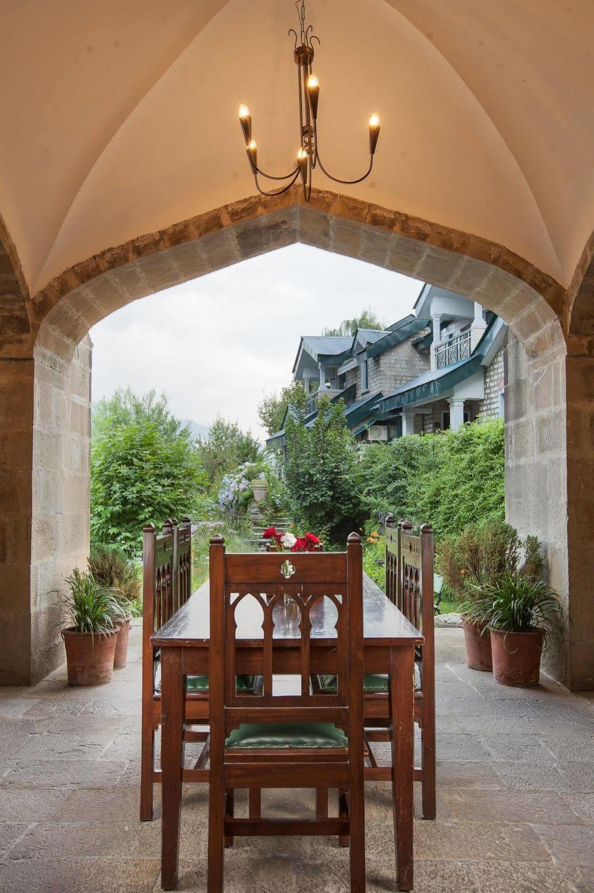 Resort The Himalayan 5*