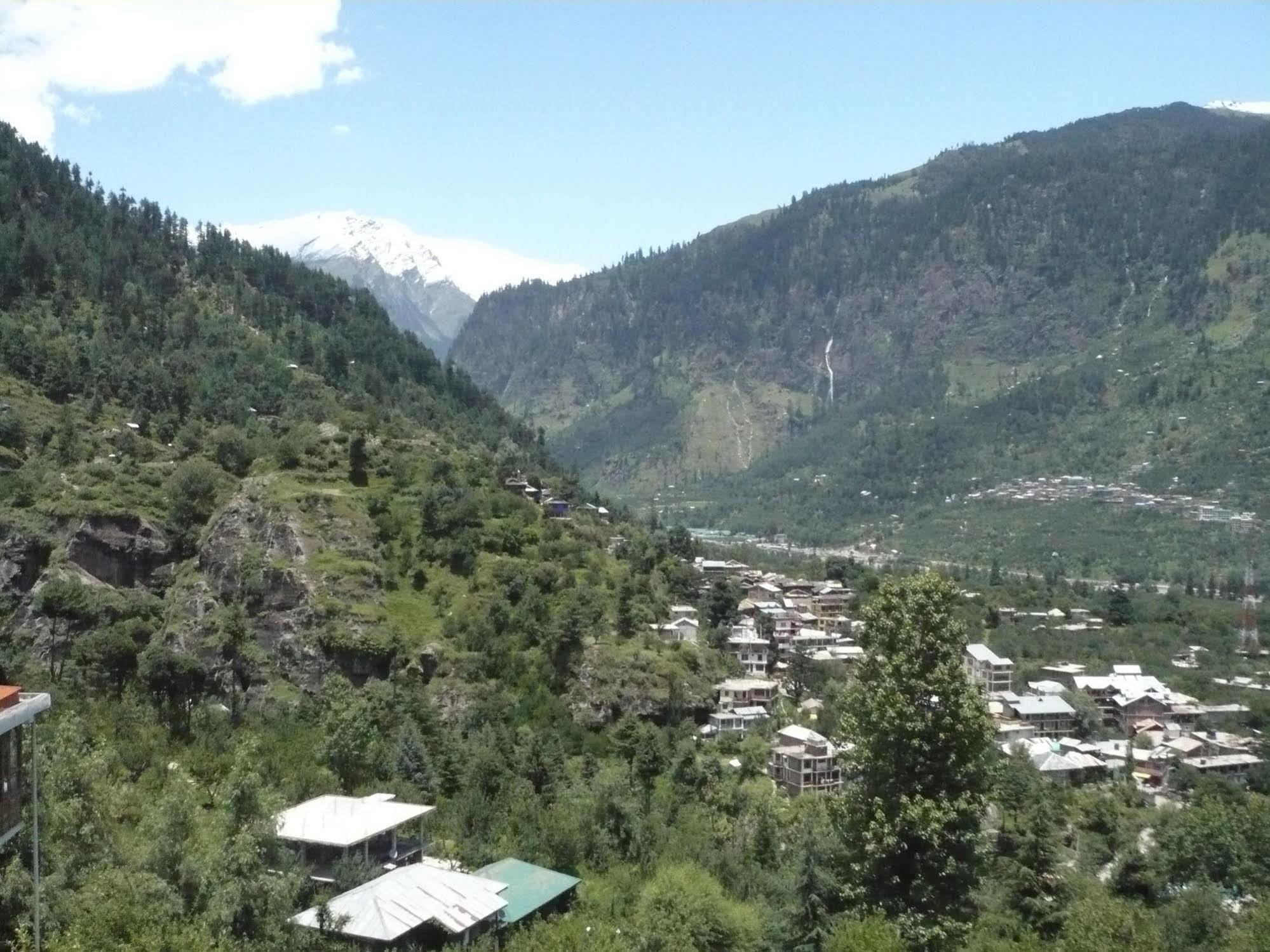Apple Country Resorts- A Vegetarian Place Manali (Himachal Pradesh)