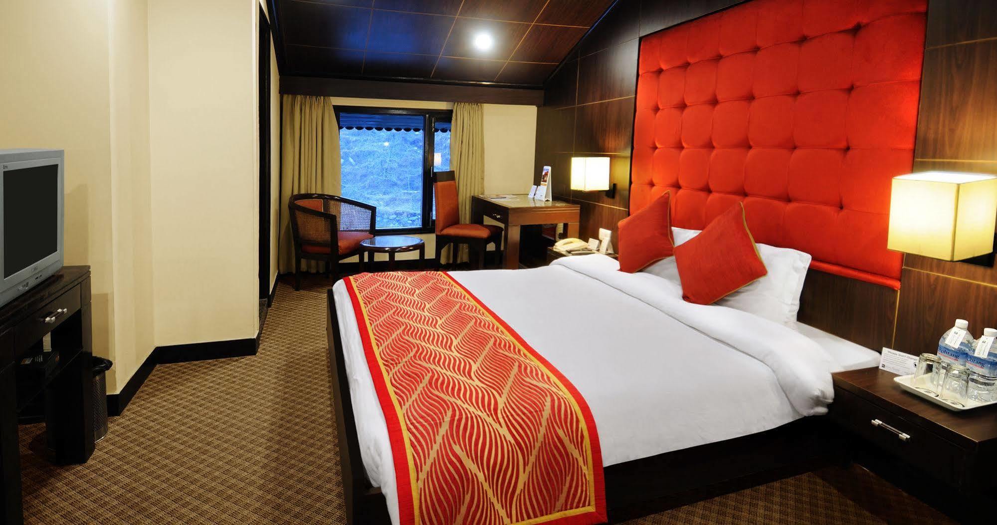 Resort Renest River Country