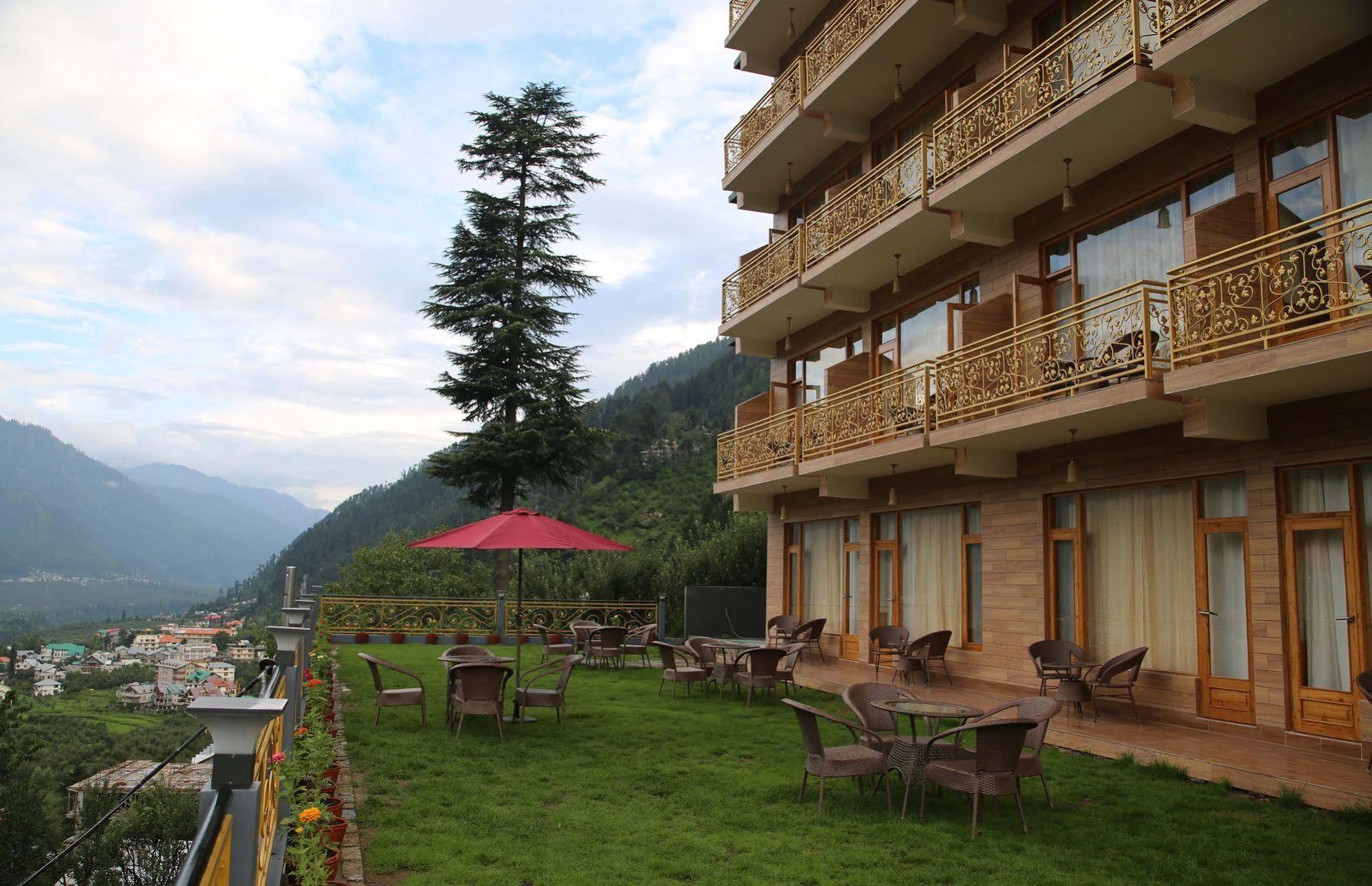 Holiday Heights Hotel Manali (Himachal Pradesh)