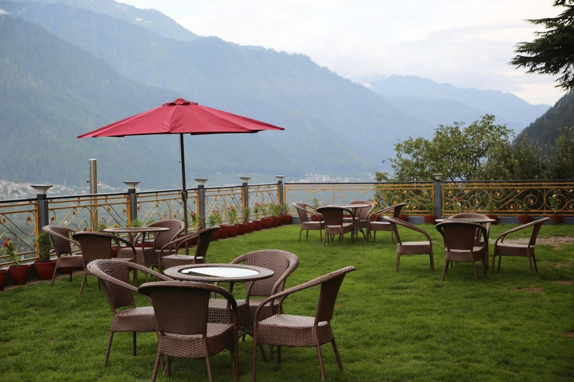 Holiday Heights Hotel 2*