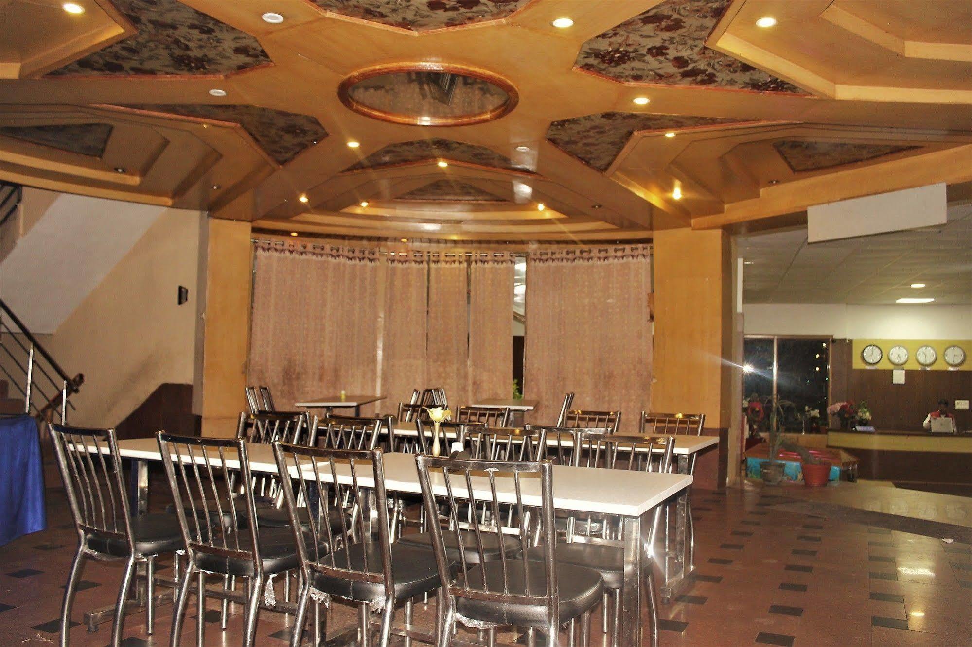 Hotel Hilltone & 3*