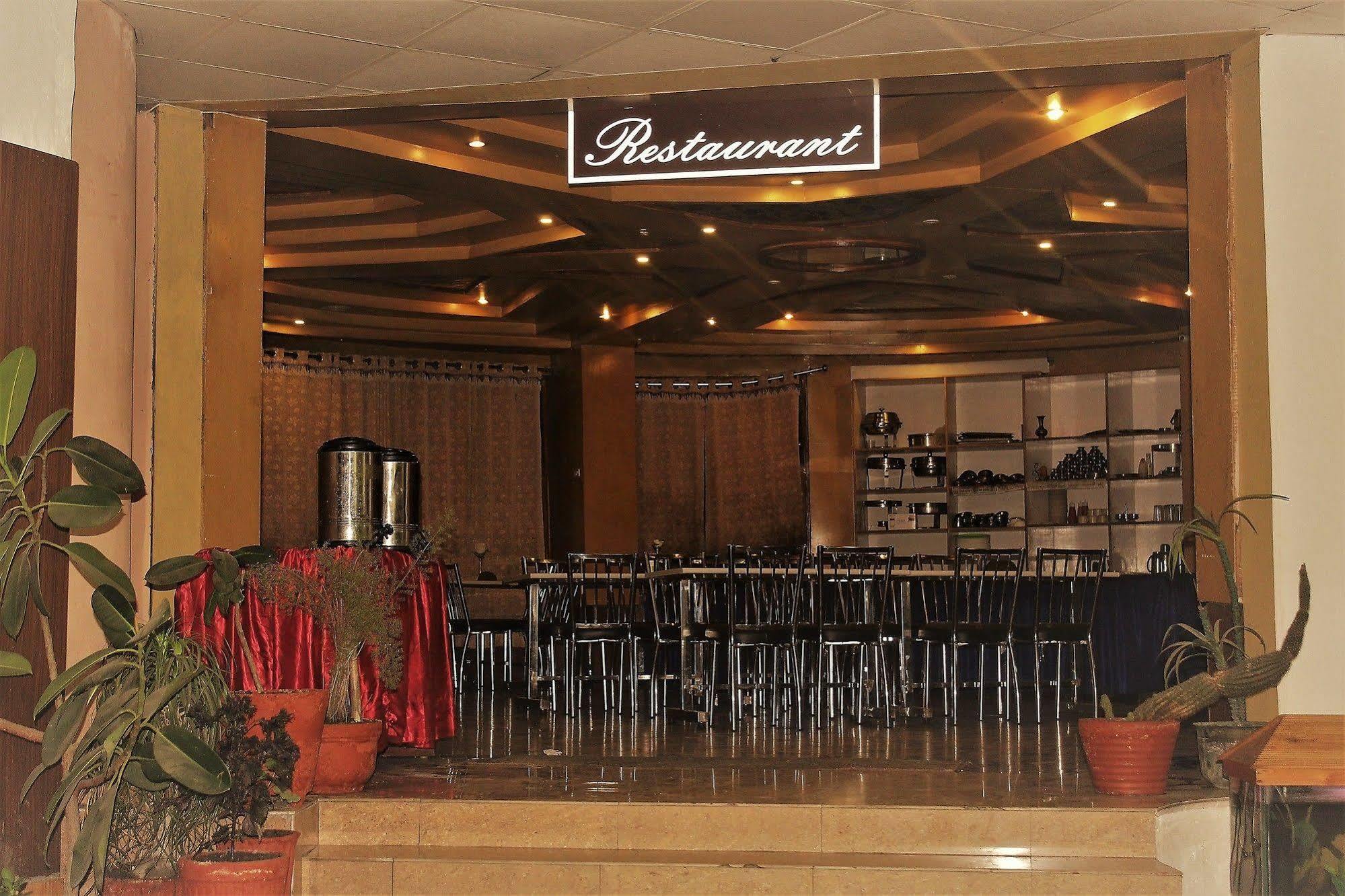 Hotel Hilltone & Manali (Himachal Pradesh)