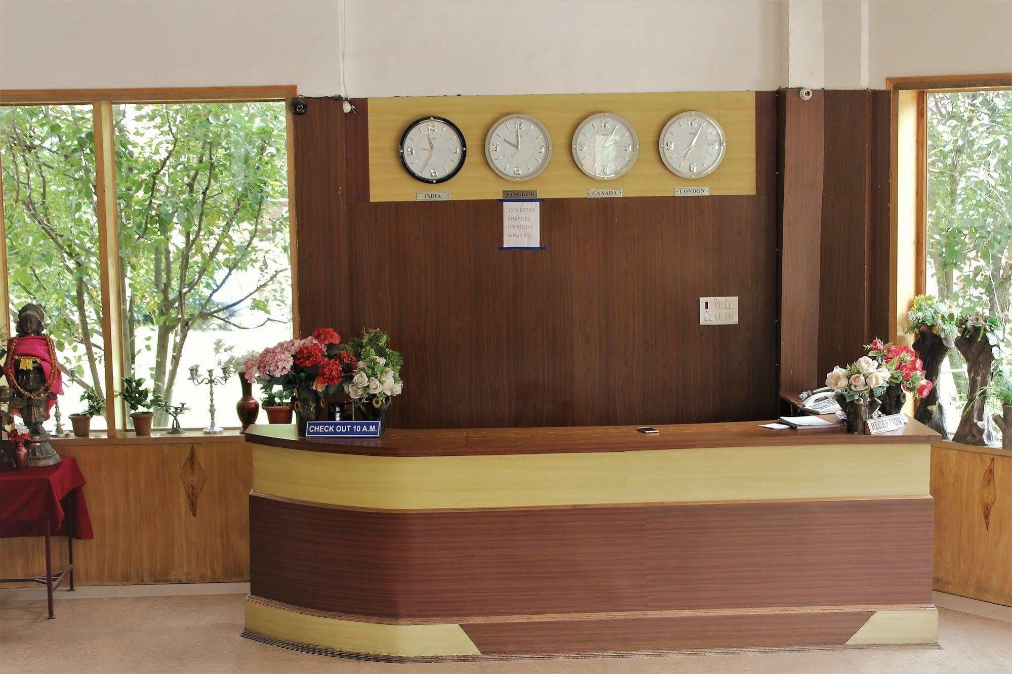 Hotel Hilltone & Manali (Himachal Pradesh)