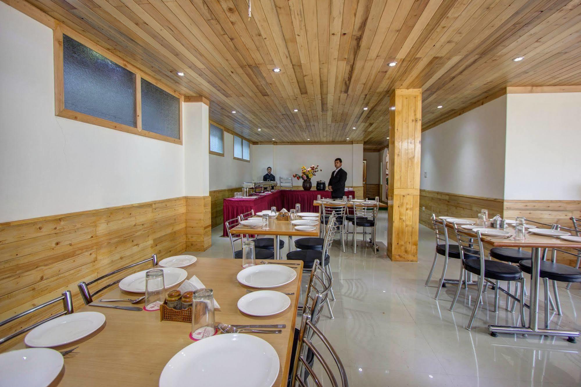 Inn Woodstock Manali (Himachal Pradesh)