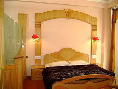 Resort Sandhya & 4*