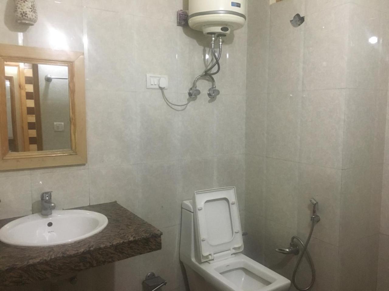 Hotel Classic Manali (Himachal Pradesh)