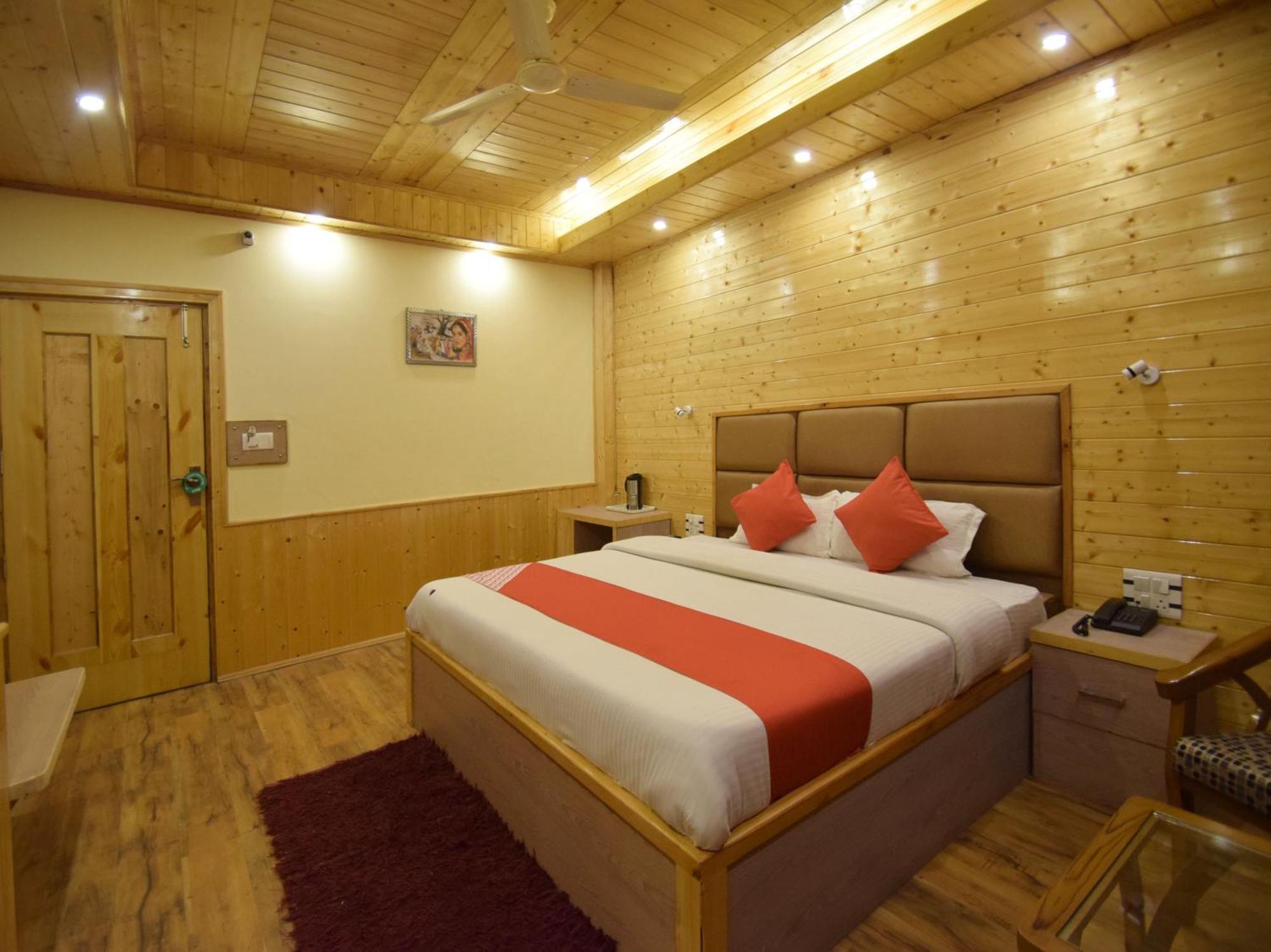 Mountain Nest Hotel Manali (Himachal Pradesh)