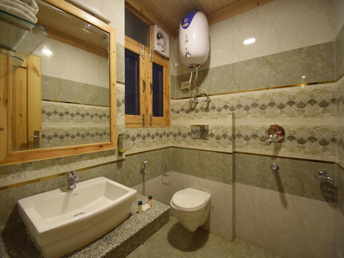 Mountain Nest Hotel Manali (Himachal Pradesh)