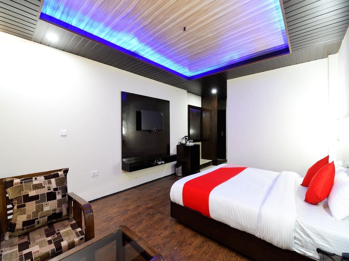 Hotel Mantra By V4 Entertainment Pvt Ltd 3*