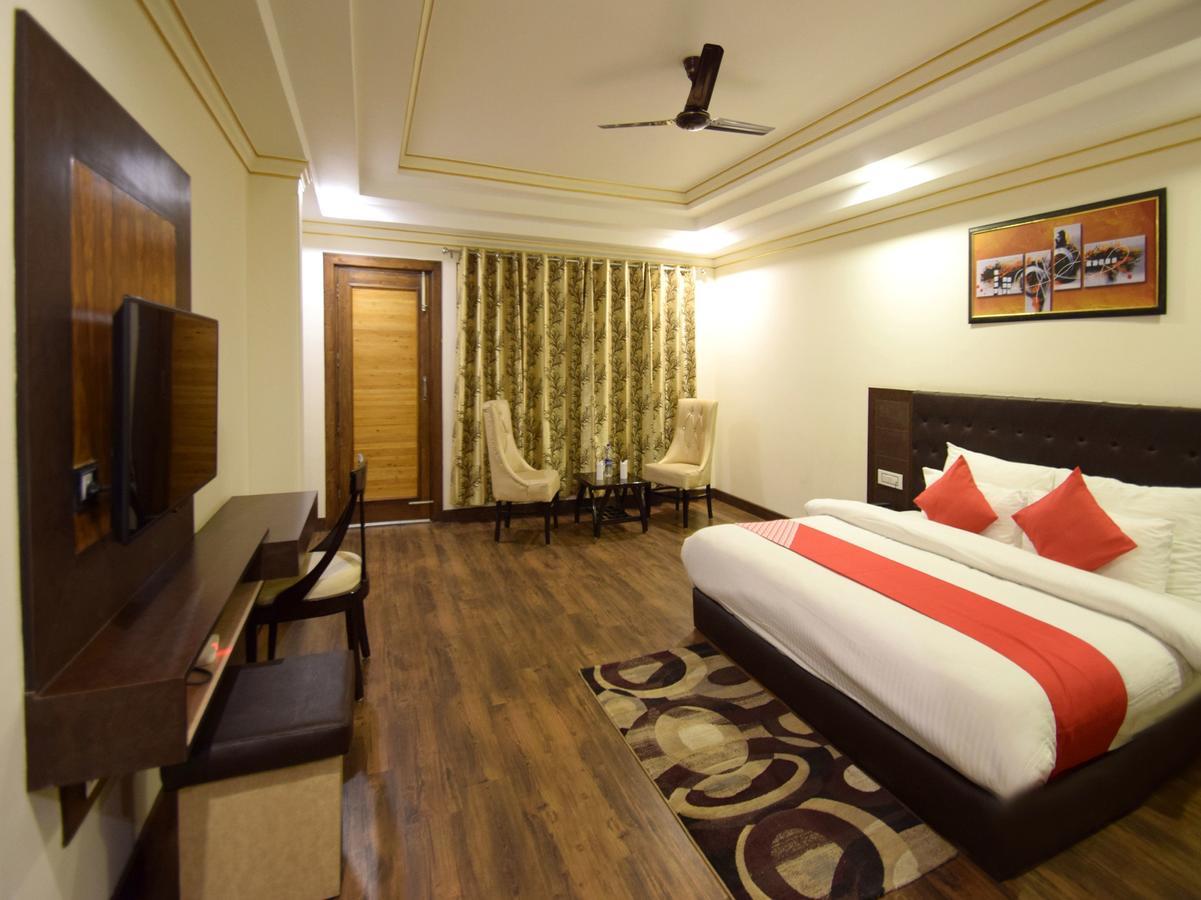 Oyo 12072 Lifestyle Hotel Manali (Himachal Pradesh)