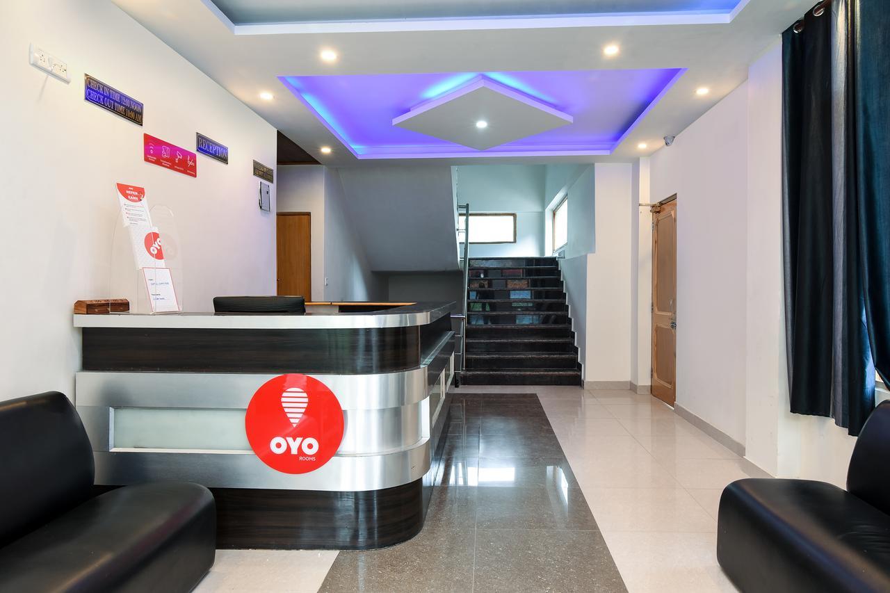 Oyo 15699 Conifer Hotel 3*