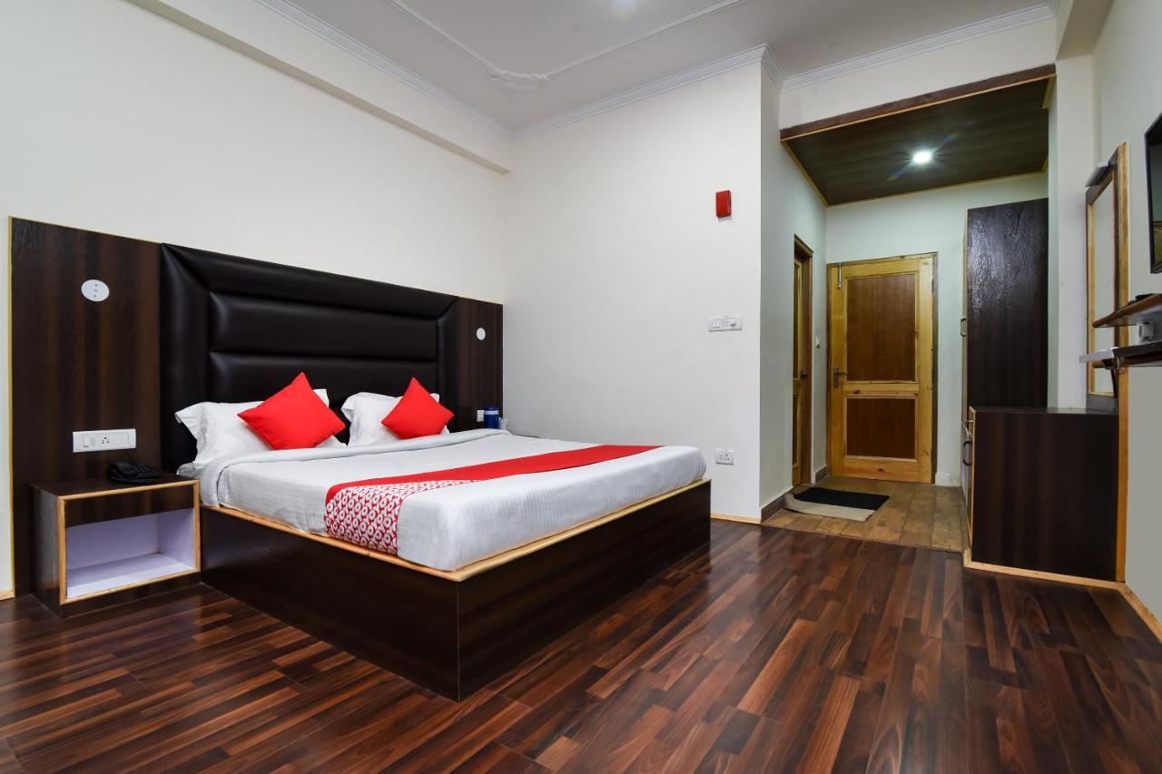 Oyo 15699 Conifer Hotel 3*