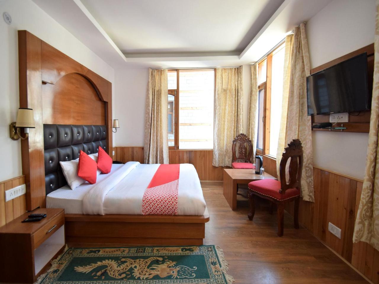 Hotel Oyo 10255 Red Apple Manali (Himachal Pradesh)