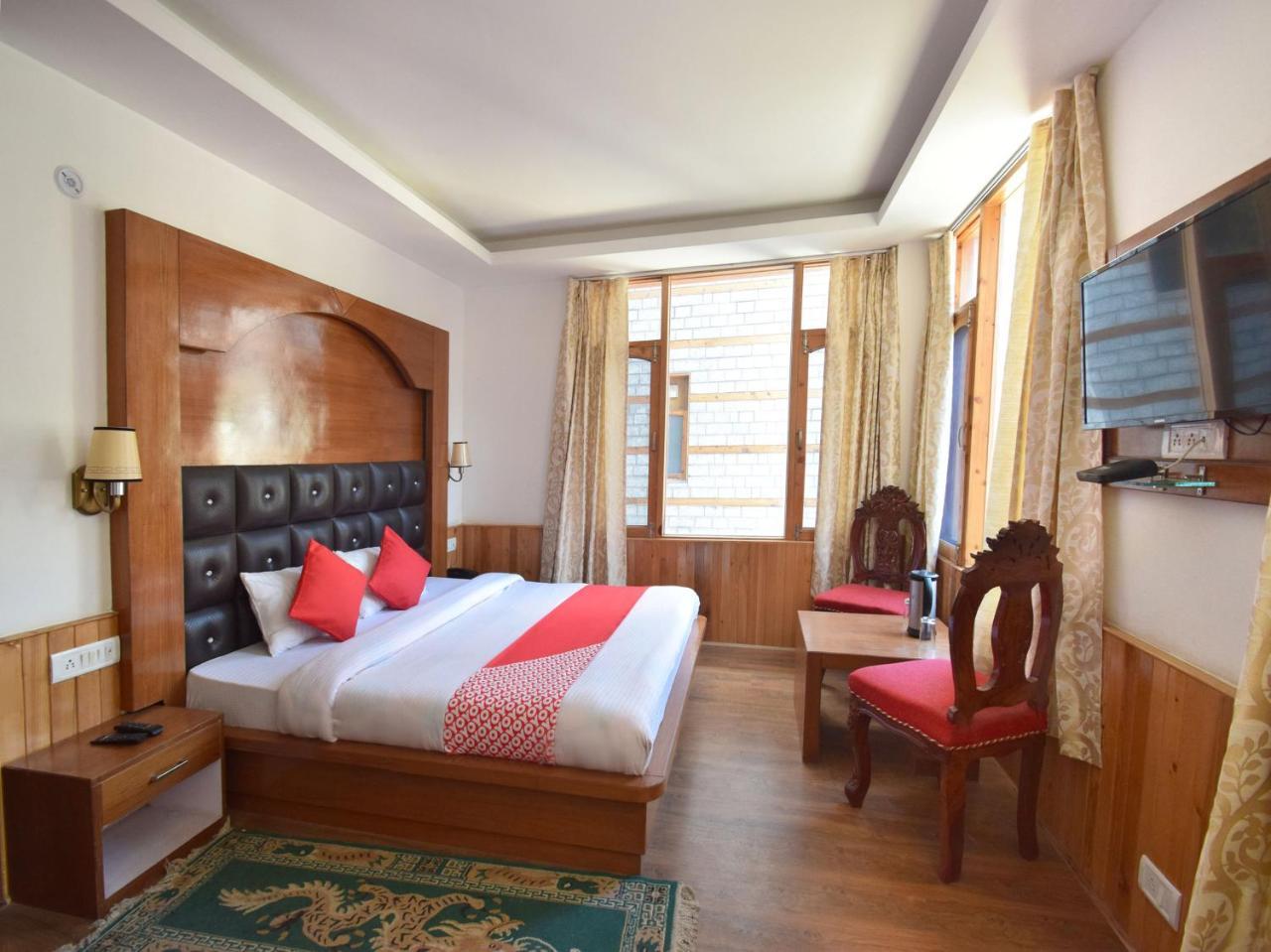 Oyo 10255 Red Apple Hotel 3*