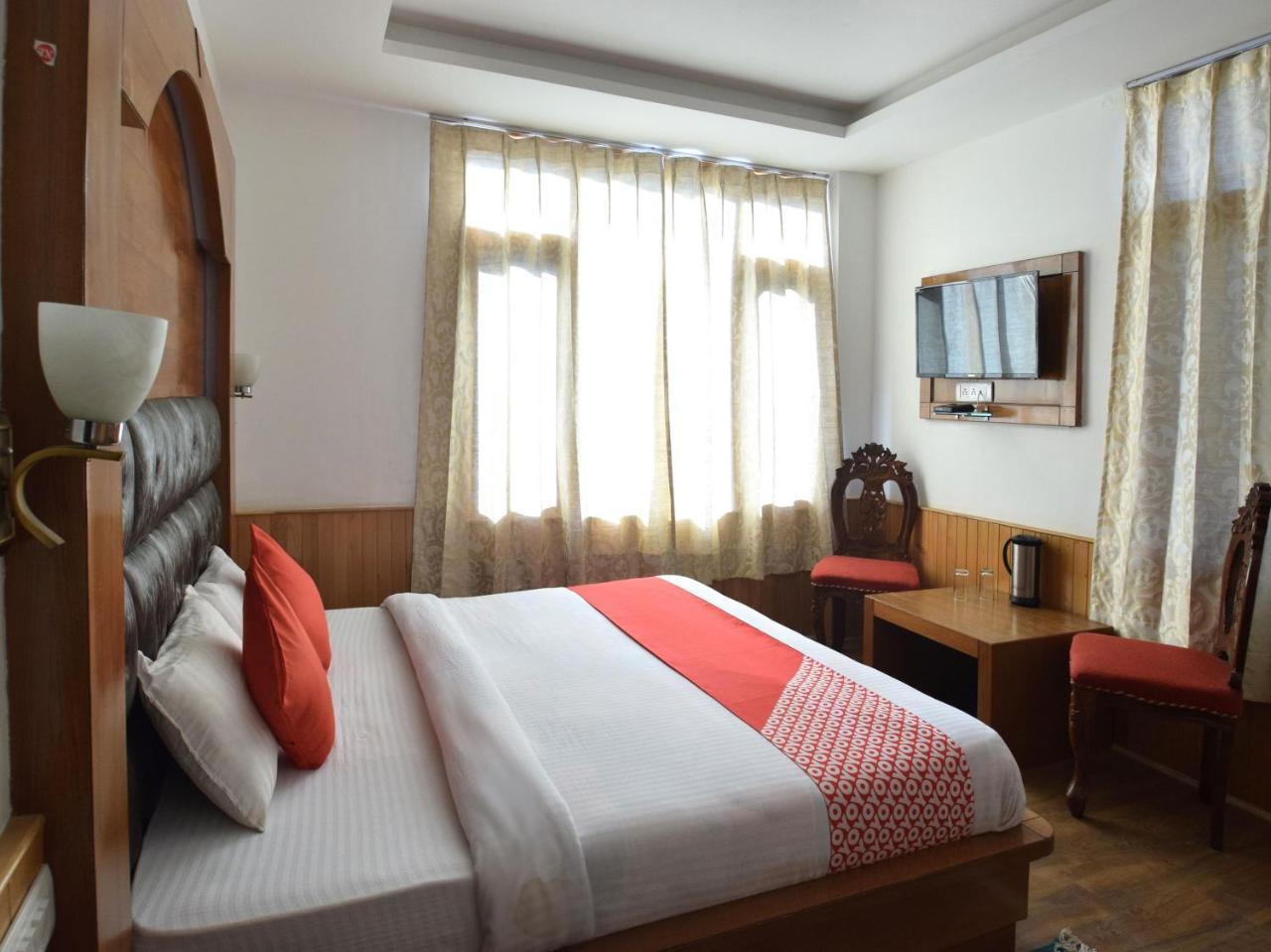 Hotel Oyo 10255 Red Apple