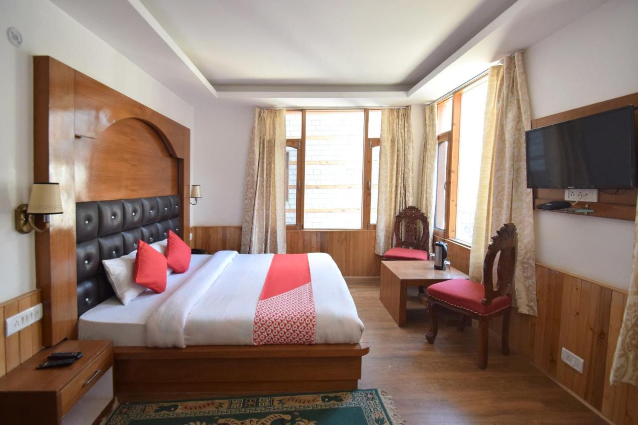 Hotel Oyo 10255 Red Apple 3*