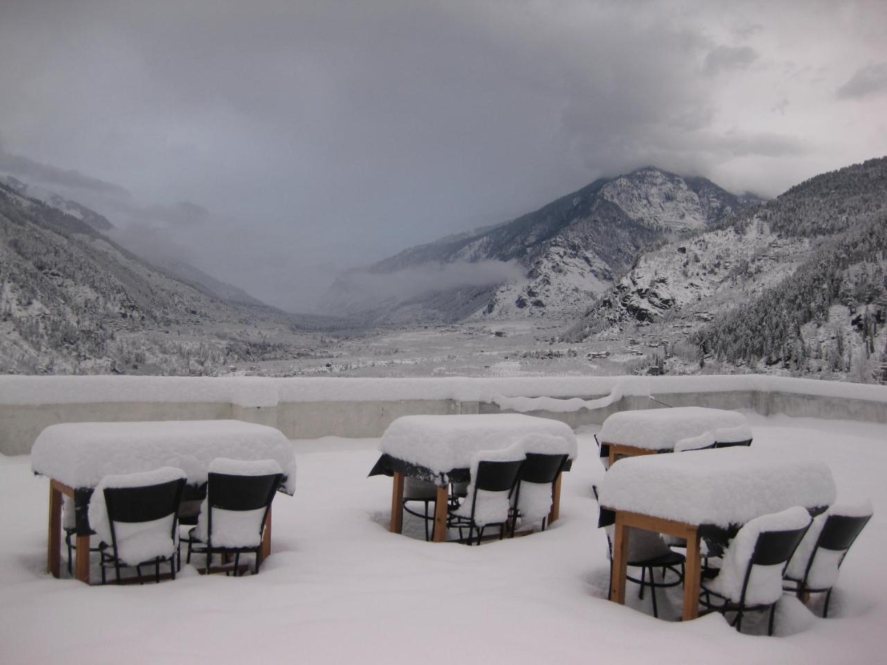Resort Sarthak Resorts-reside In Nature With View, 9 Kms From Mall Road 3*