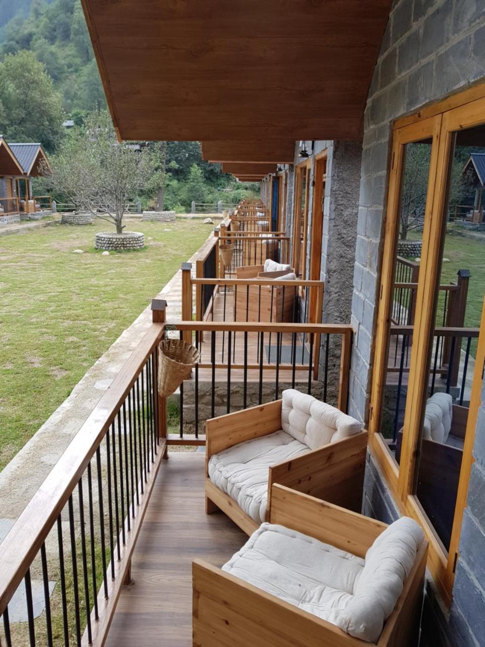 Winterfell The Stay, Unique River Front 4*