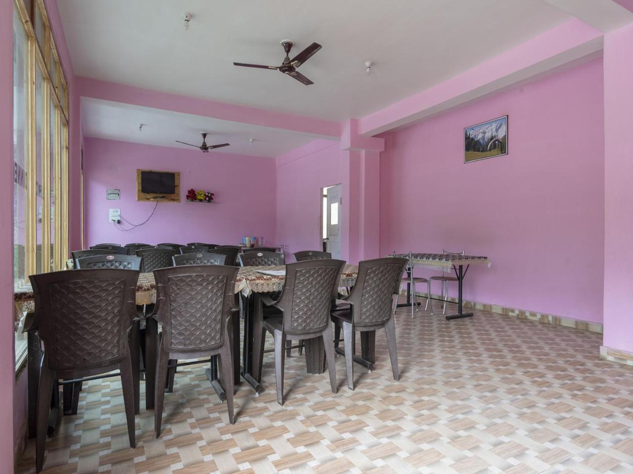 Oyo 17400 River View Nh3pangan Apartment Manali (Himachal Pradesh)