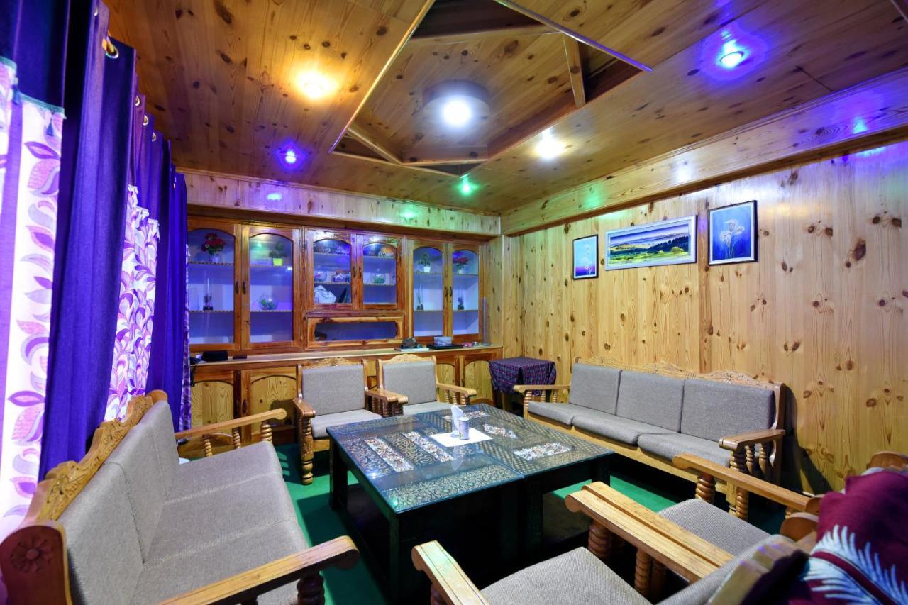 Oyo 15576 Luxrious Near Hadimba Temple *