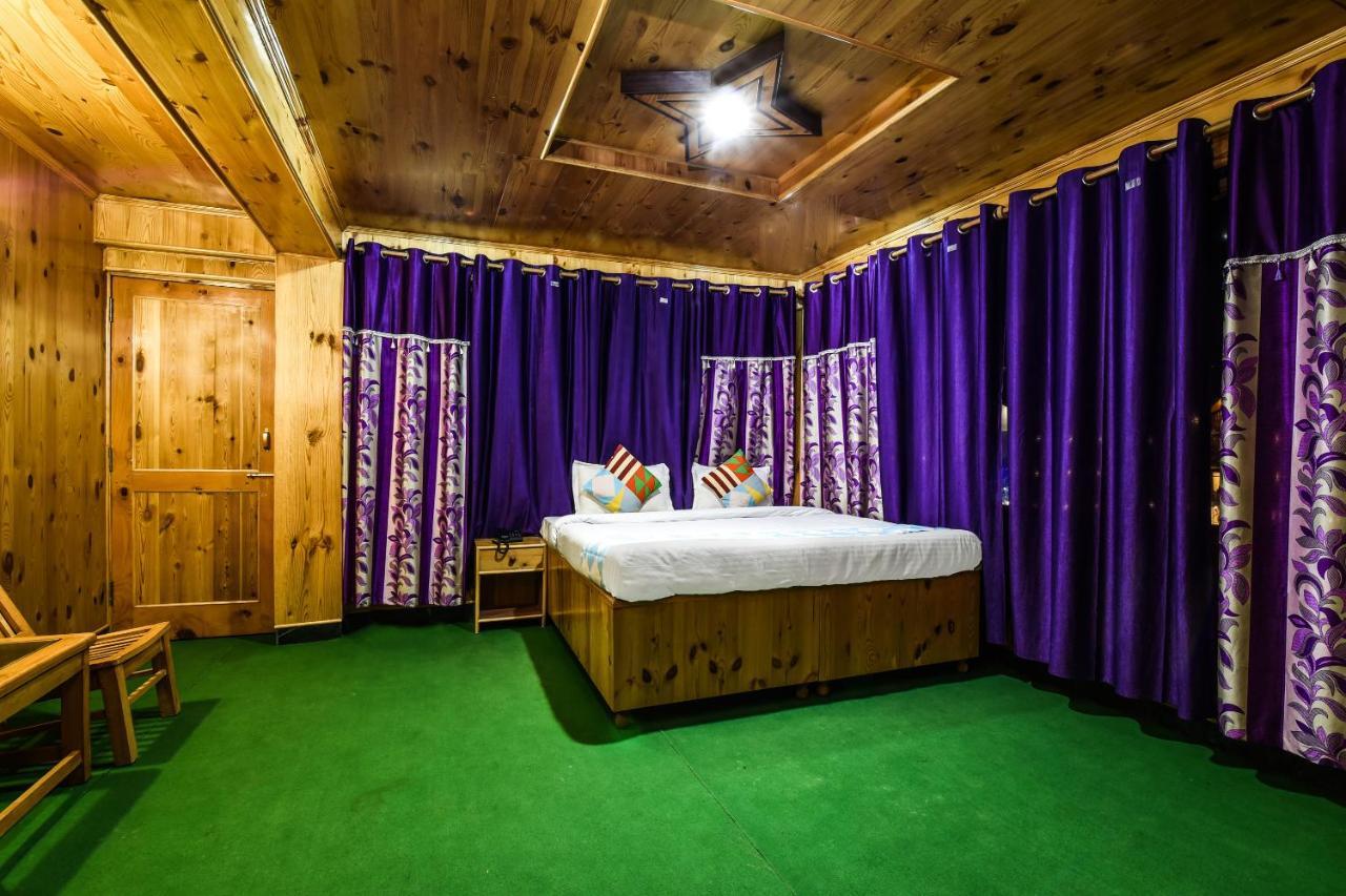 Oyo 15576 Luxrious Near Hadimba Temple Apartment