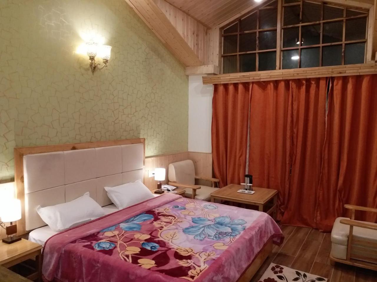Hotel Seven Hills