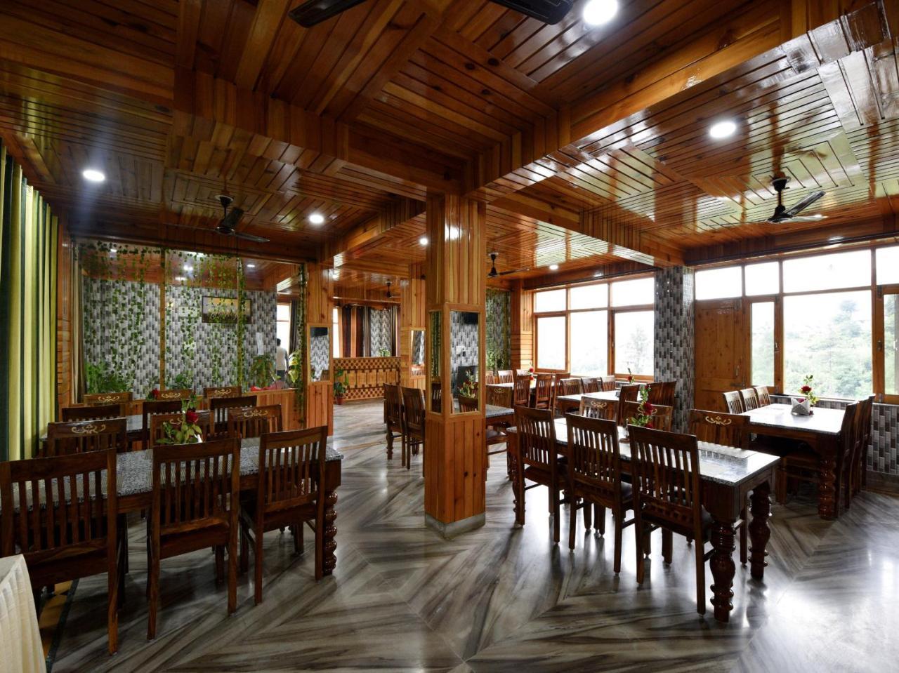 Oyo 14141 Apple Valley View 3* Manali (Himachal Pradesh)