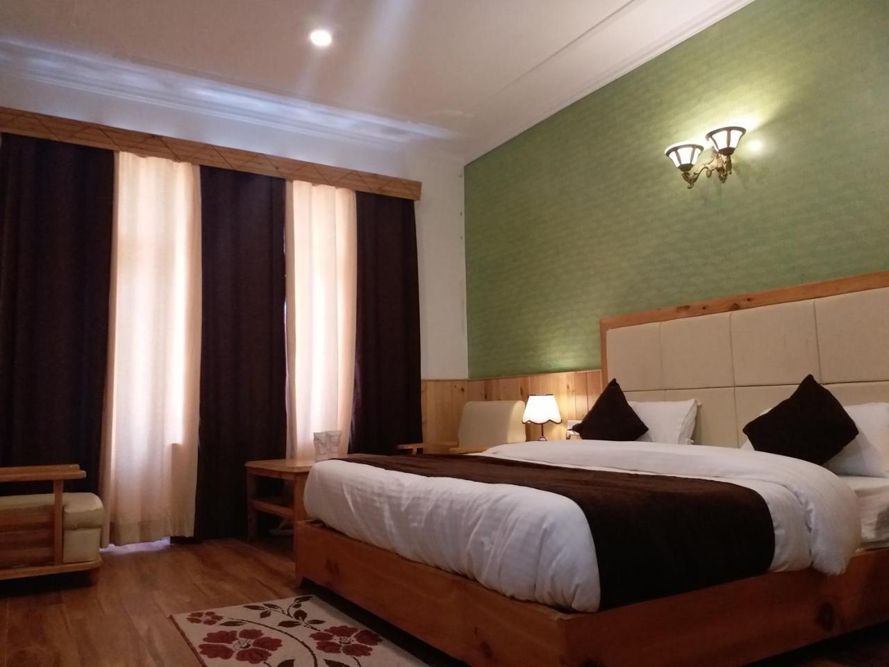 Hotel Seven Hills 3*